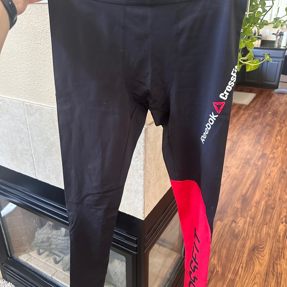 Men’s Reebok CrossFit Black and Red Compression Tights size L (fits like a M)